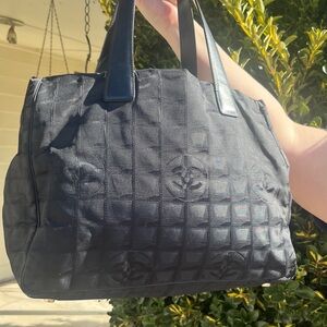 Chanel Traveline vintage tote GUC